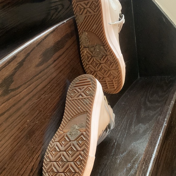 Women’s Converse Shoes - Picture 10 of 10